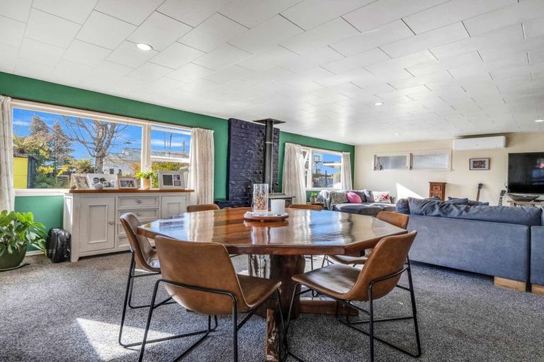 Photo of property in 37 Kawaha Point Road, Fairy Springs, Rotorua, 3015