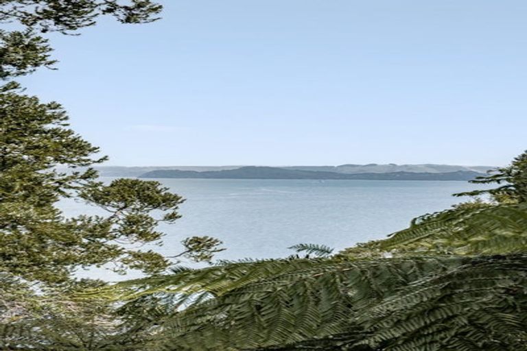 Photo of property in 34 Arapito Road, Titirangi, Auckland, 0604