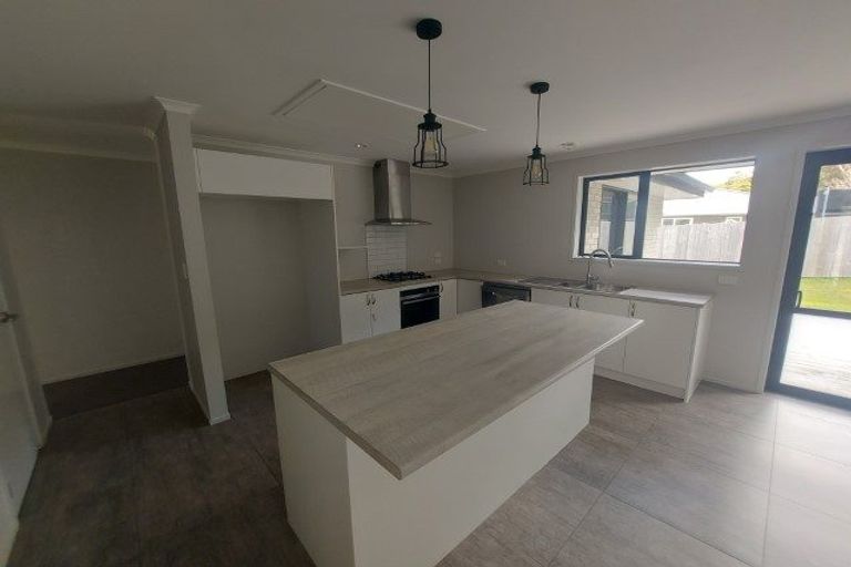 Photo of property in 8 Waimanu Place, Ruakaka, 0116