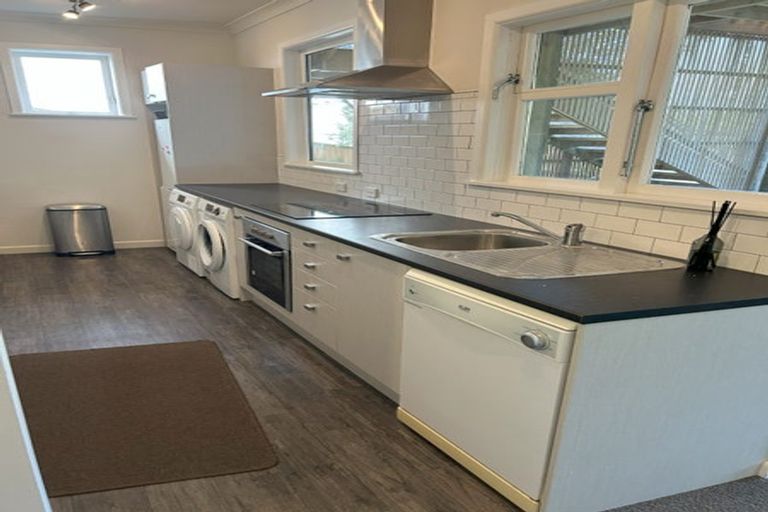 Photo of property in 32 Overtoun Terrace, Hataitai, Wellington, 6021