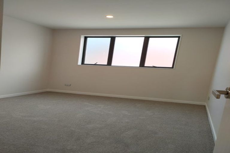 Photo of property in 5/21 Humphrey Kemp Avenue, Henderson, Auckland, 0612