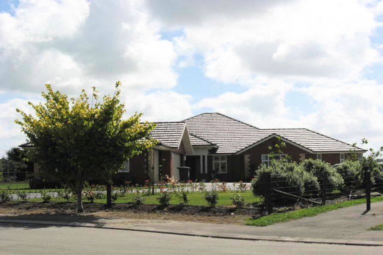 Photo of property in 10 Highland Brae, Prebbleton, 7604