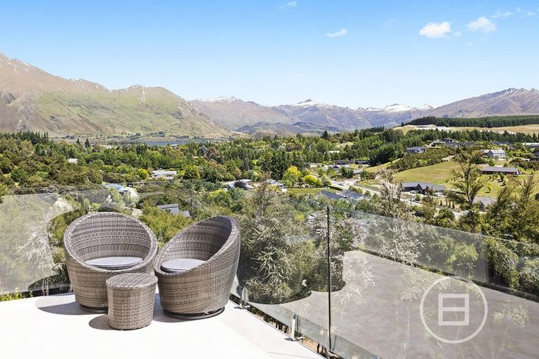 Photo of property in 12 Highfield Ridge, Wanaka, 9305