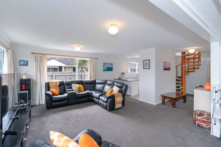 Photo of property in 9a Olive Terrace, Paraparaumu Beach, Paraparaumu, 5032