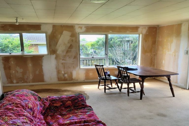 Photo of property in 2/37 Blacklock Avenue, Henderson, Auckland, 0612