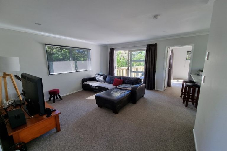 Photo of property in 14 Packham Place, Beach Haven, Auckland, 0626