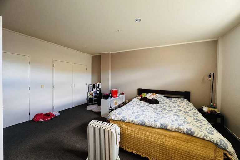 Photo of property in Maddison Apartments, 1/6e Queen Street, Palmerston North, 4410