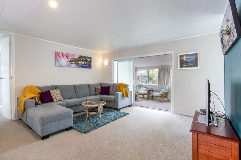Photo of property in 93 Awaroa Road, Helensville, 0800