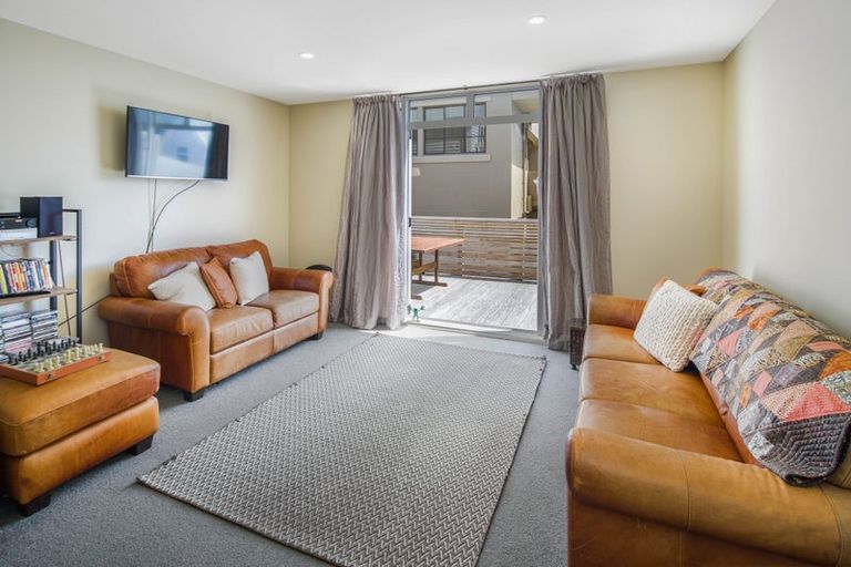 Photo of property in Pirie Street Townhouses, 27/35u Pirie Street, Mount Victoria, Wellington, 6011