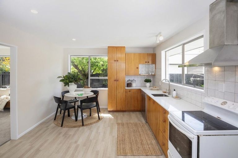 Photo of property in 2/21a Quinns Road, Shirley, Christchurch, 8013