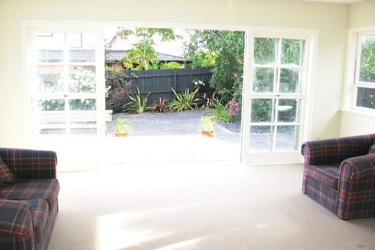 Photo of property in 1 Renata Crescent, Te Atatu Peninsula, Auckland, 0610