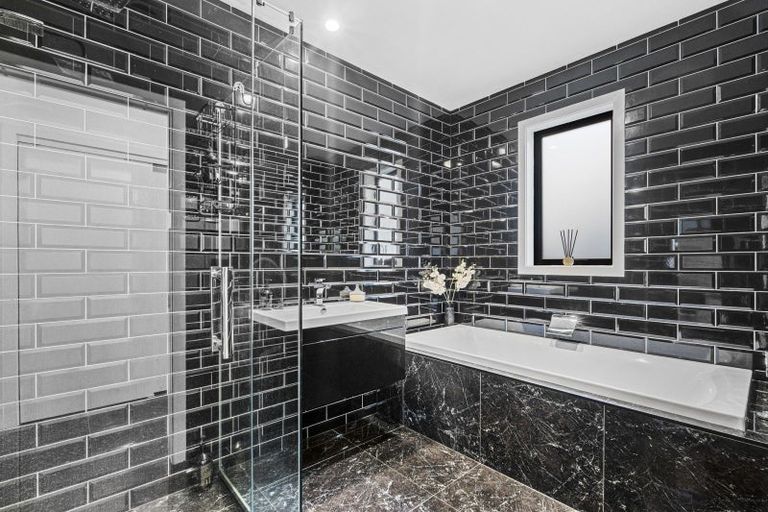 Photo of property in 13 Fernbrook Drive, Hurworth, New Plymouth, 4310