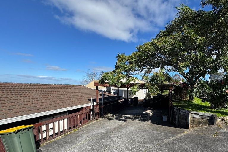 Photo of property in 131 Sunset Road, Totara Vale, Auckland, 0632