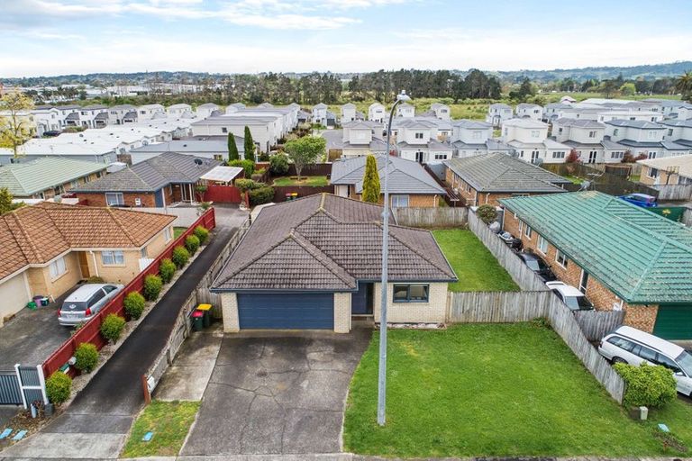 Photo of property in 100a Manuroa Road, Takanini, 2112