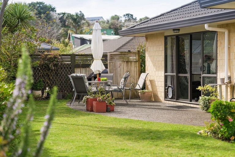 Photo of property in 130 Weggery Drive, Waikanae Beach, Waikanae, 5036