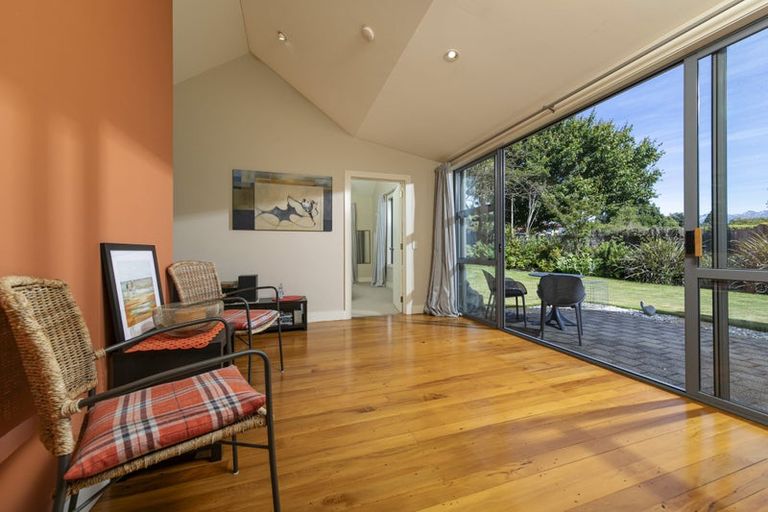 Photo of property in 121 Meadowstone Drive, Wanaka, 9305