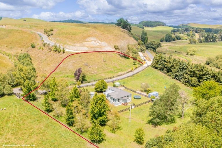Photo of property in 15 Maharakeke Road, Waipukurau, 4281