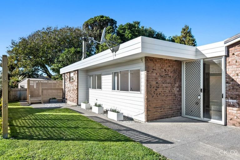 Photo of property in 2/1001 High Street, Avalon, Lower Hutt, 5011