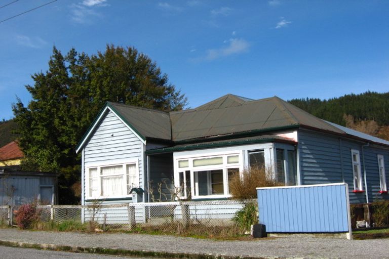 Photo of property in 45 Shiel Street, Reefton, 7830