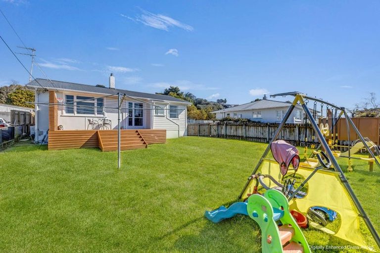 Photo of property in 16 Alberta Road, Glen Avon, New Plymouth, 4312