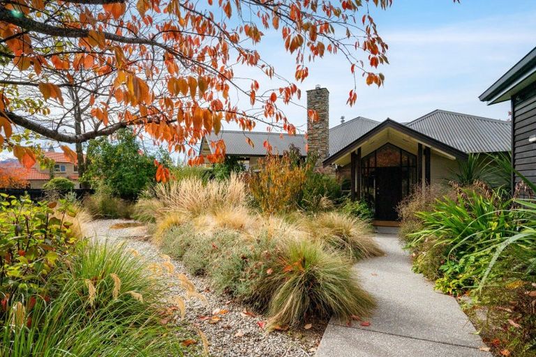 Photo of property in 92 Meadowstone Drive, Wanaka, 9305