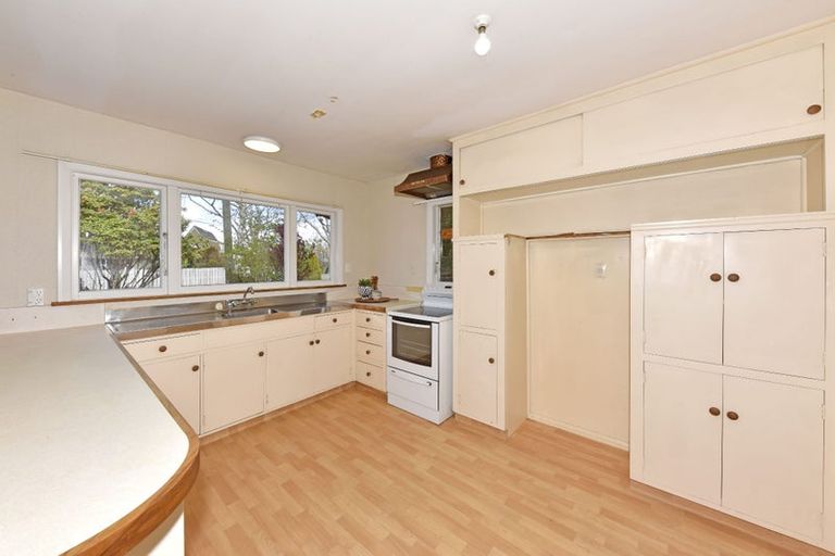 Photo of property in 91 Crofton Road, Harewood, Christchurch, 8051