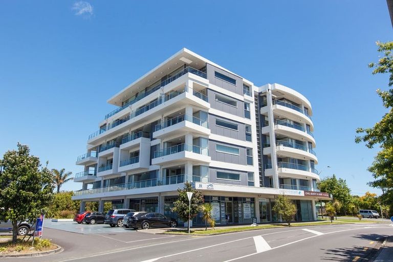 Photo of property in Bella Vista, 2f/84 Gunner Drive, Te Atatu Peninsula, Auckland, 0610