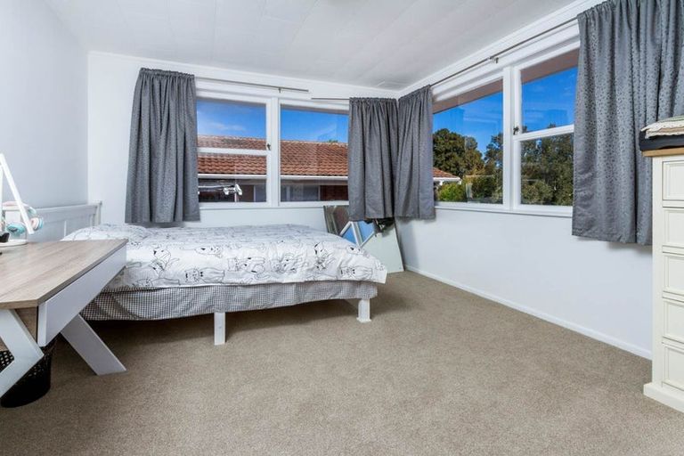 Photo of property in 134 Colwill Road, Massey, Auckland, 0614