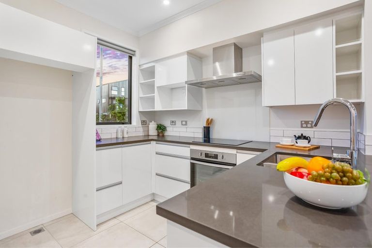 Photo of property in 26 Hobsonville Point Road, Hobsonville, Auckland, 0616