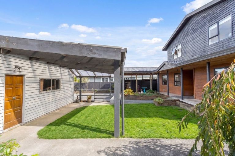 Photo of property in 55 Moeraki Road, Maoribank, Upper Hutt, 5018