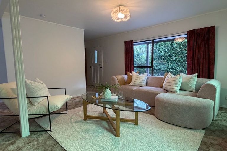 Photo of property in 16 Willowstream Grove, Cloverlea, Palmerston North, 4412