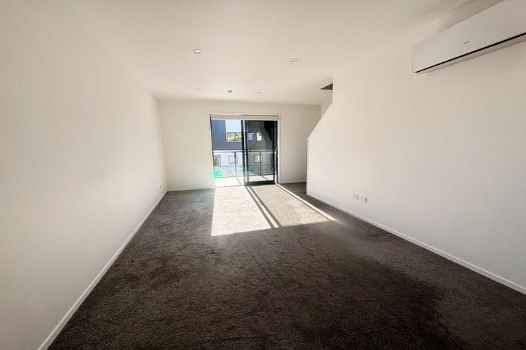 Photo of property in 4/61 Matipo Road, Te Atatu Peninsula, Auckland, 0610