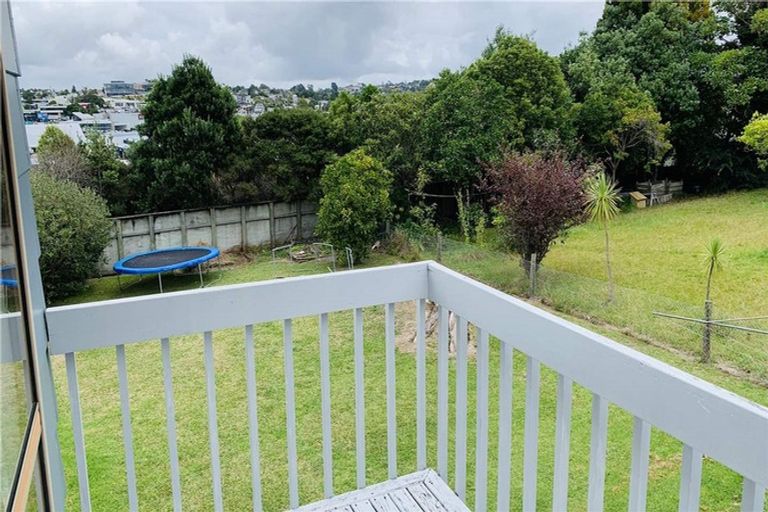 Photo of property in 50 Lyttelton Avenue, Forrest Hill, Auckland, 0620