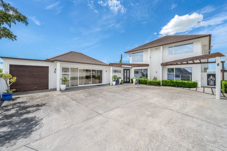 Photo of property in 1/121 Pah Road, Cockle Bay, Auckland, 2014