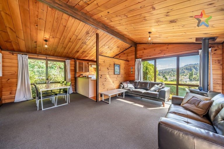 Photo of property in 30 Korau Grove, Stokes Valley, Lower Hutt, 5019