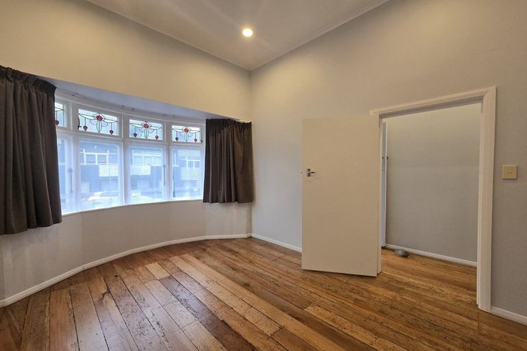 Photo of property in 168 Tasman Street, Mount Cook, Wellington, 6021
