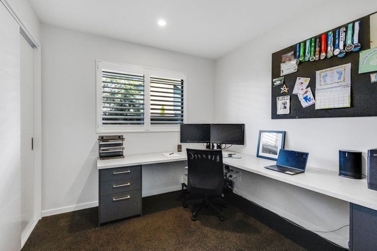 Photo of property in 16 Mersham Drive, Prebbleton, 7604