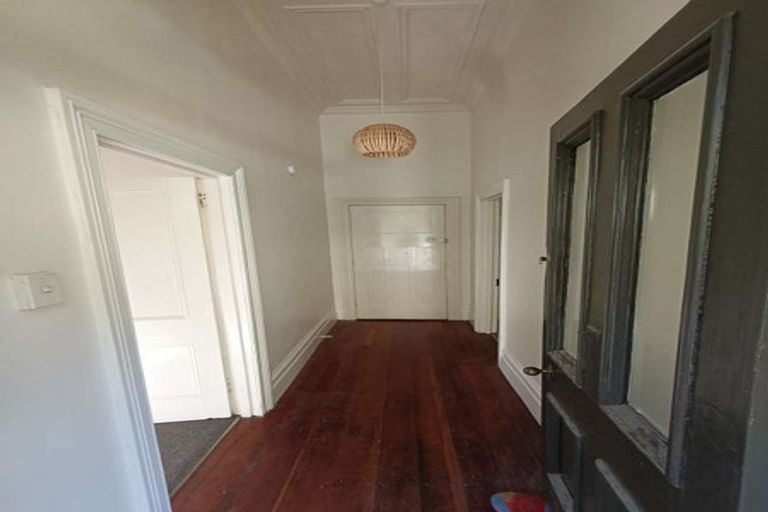Photo of property in 121-123 Shakespeare Road, Bluff Hill, Napier, 4110