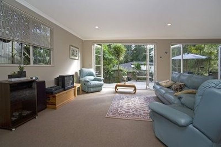 Photo of property in 50a Pupuke Road, Hillcrest, Auckland, 0627