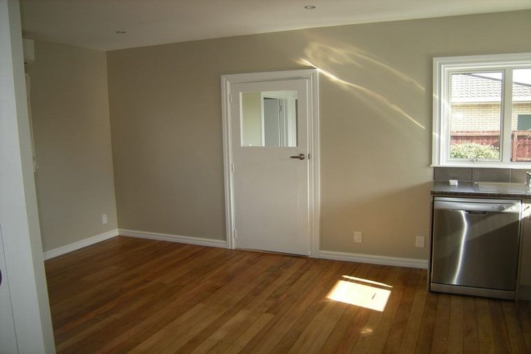 Photo of property in 162 Springs Road, Hornby, Christchurch, 8042