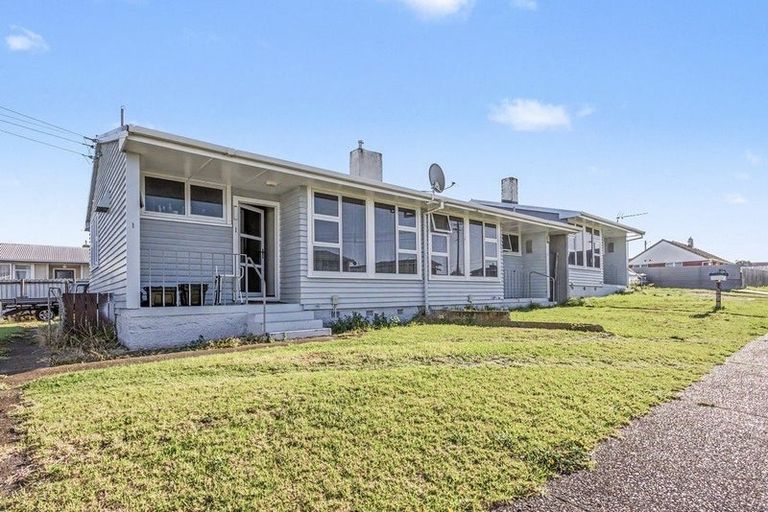 Photo of property in 1 Tiki Street, Castlecliff, Wanganui, 4501