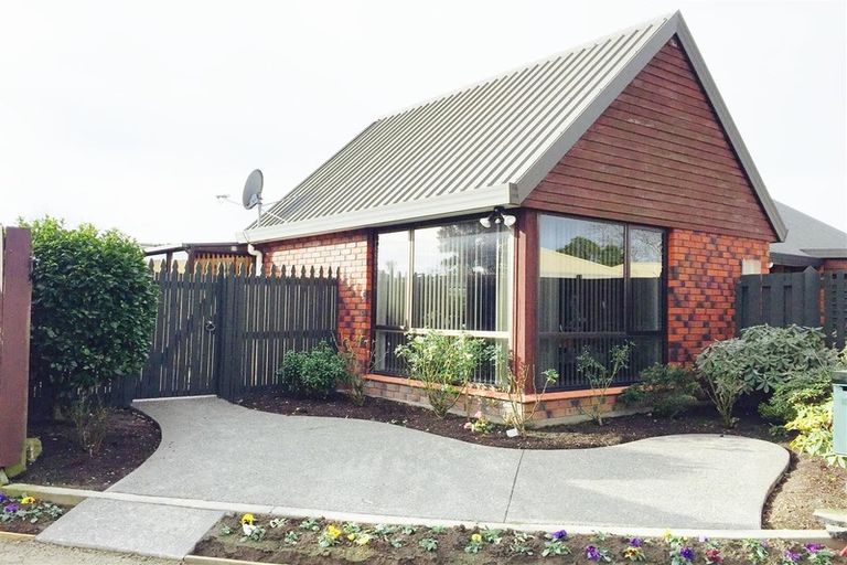 Photo of property in 3 Elsom Lane, Avonhead, Christchurch, 8042