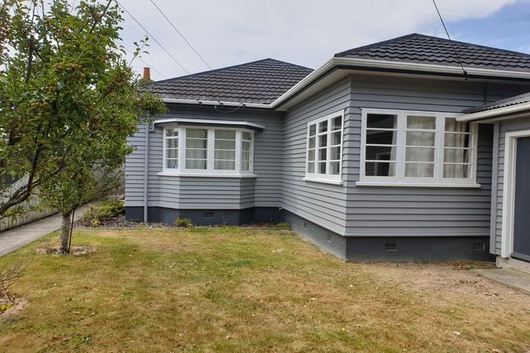 Photo of property in 15 Saint Ronans Avenue, Waterloo, Lower Hutt, 5011