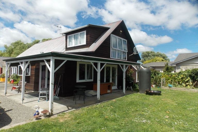 Photo of property in 32 Pioneer Highway, Awapuni, Palmerston North, 4412