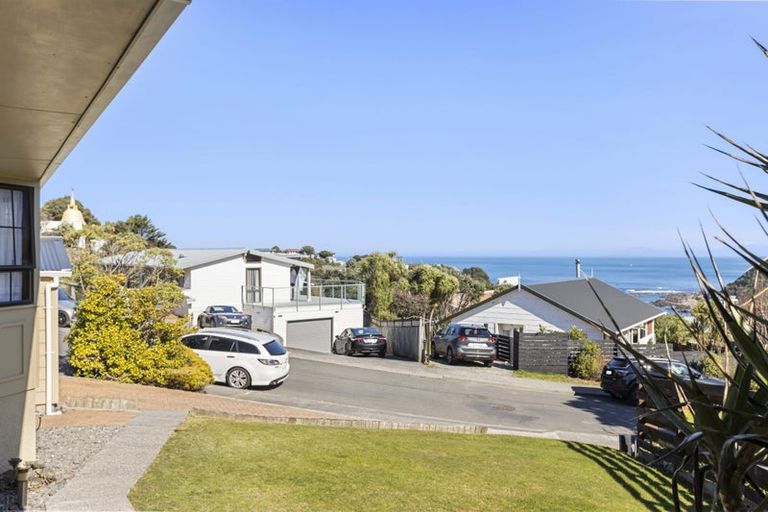 Photo of property in 3 Dart Crescent, Island Bay, Wellington, 6023