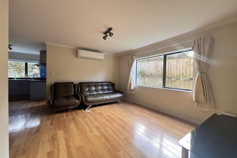 Photo of property in 16 City View Terrace, Birkenhead, Auckland, 0626