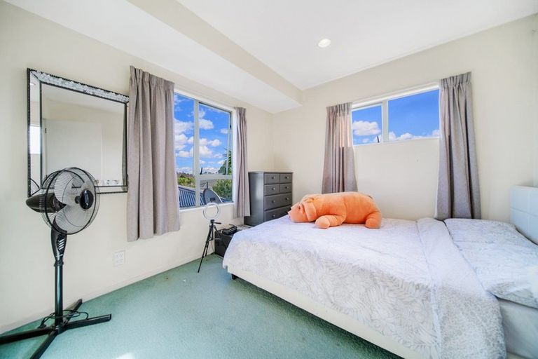 Photo of property in 2/363 Pakuranga Road, Pakuranga Heights, Auckland, 2010