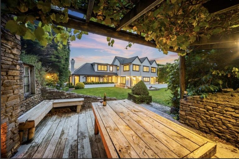 Photo of property in 29 Padnell Crescent, Paparangi, Wellington, 6037