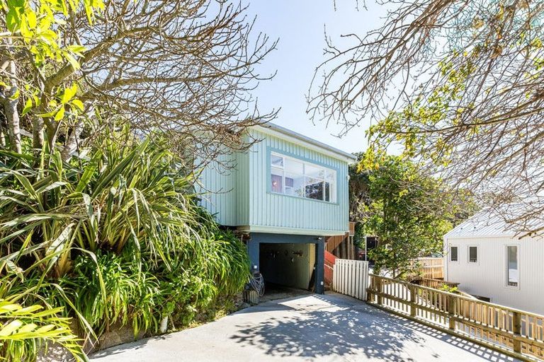 Photo of property in 194 Derwent Street, Island Bay, Wellington, 6023