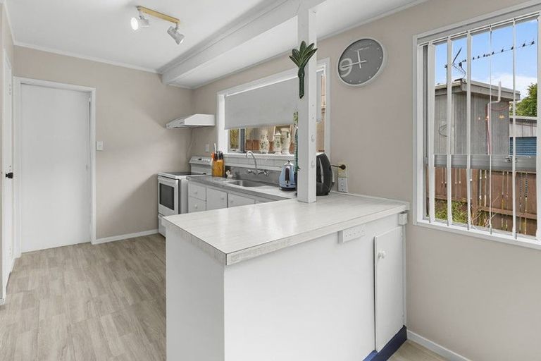 Photo of property in 2/54 Finlayson Avenue, Clendon Park, Auckland, 2103